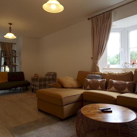 Pass The Keys Well Located Modern 5 Bedroom House Birmingham Exteriör bild