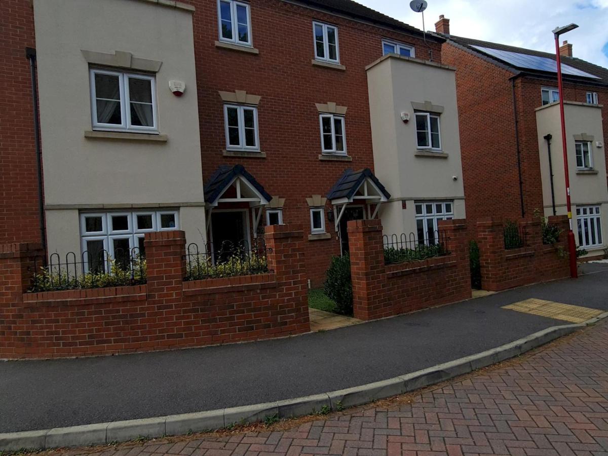 Pass The Keys Well Located Modern 5 Bedroom House Birmingham Exteriör bild