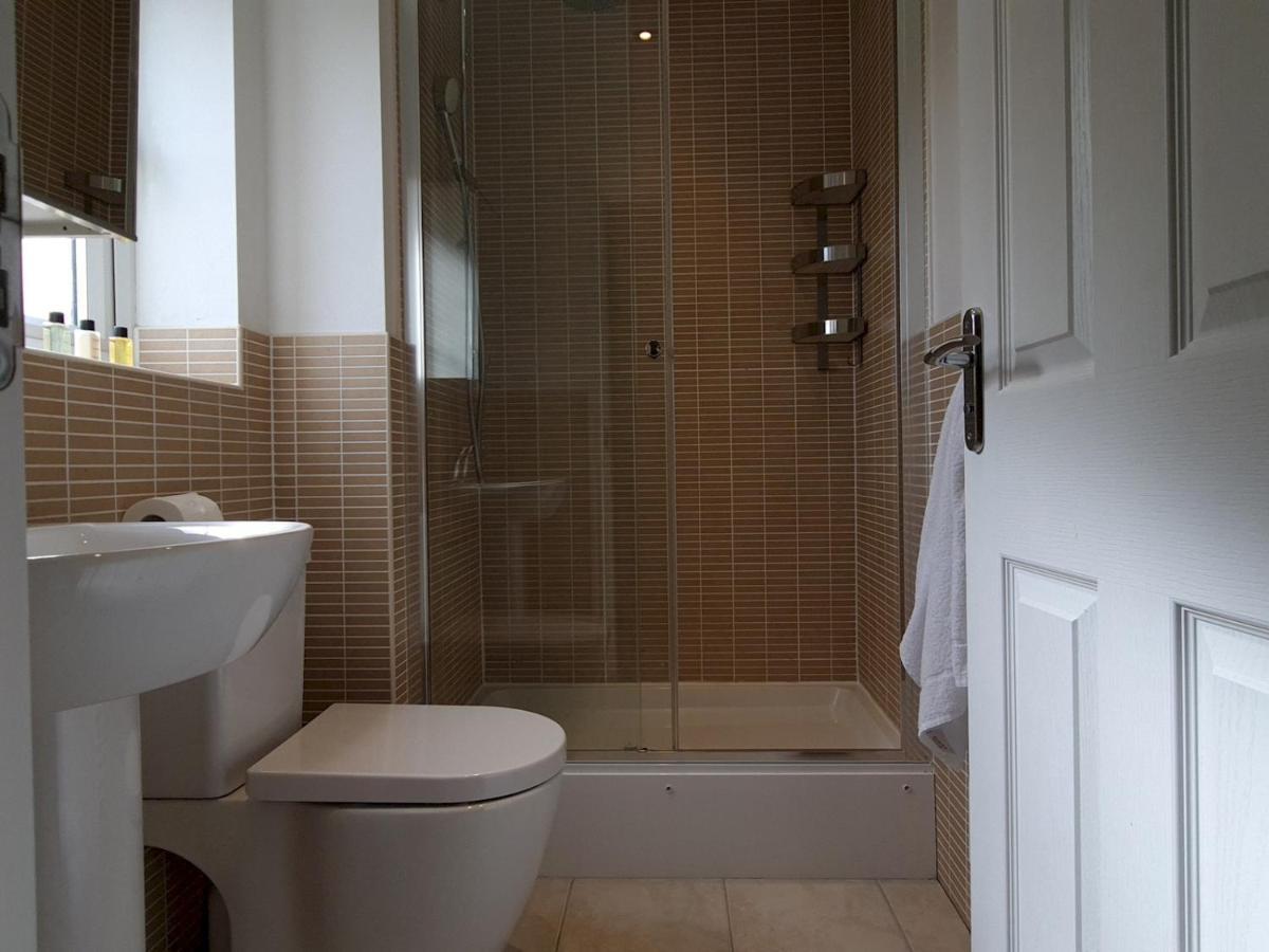 Pass The Keys Well Located Modern 5 Bedroom House Birmingham Exteriör bild