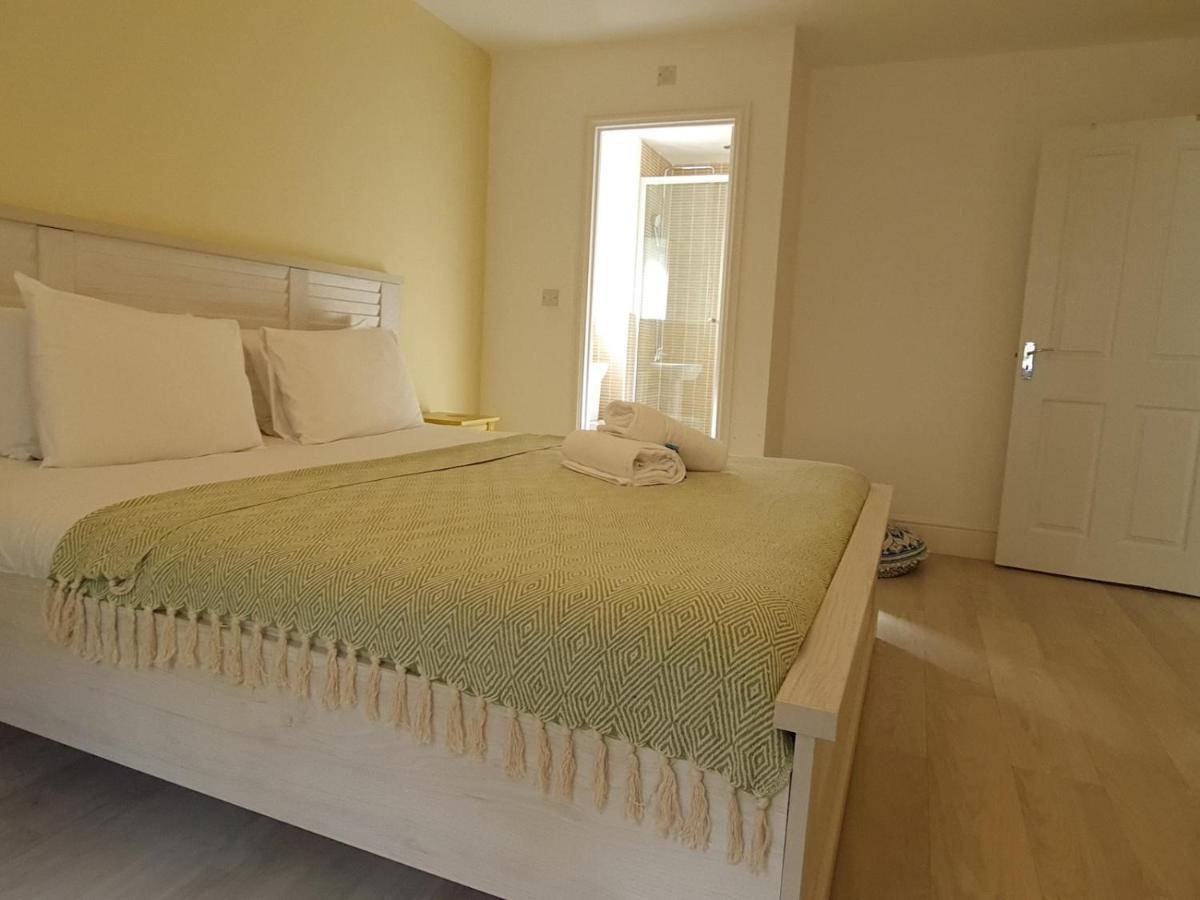 Pass The Keys Well Located Modern 5 Bedroom House Birmingham Exteriör bild